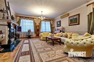 Дом 565м², 2-этажный, участок 8 сот.  