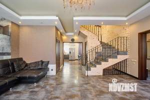 Дом 130м&sup2;, 2-этажный, участок 7 сот.  