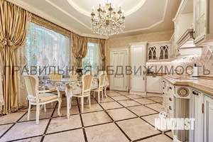 Дом 800м&sup2;, 2-этажный, участок 16 сот.  