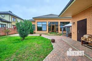 Дом 230м&sup2;, 1-этажный, участок 7 сот.  