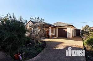 Дом 412м&sup2;, 3-этажный, участок 6 сот.  