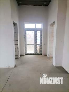 Дом 228м&sup2;, 2-этажный, участок 3 сот.  