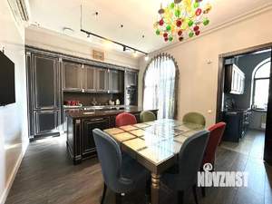 Дом 520м&sup2;, 2-этажный, участок 11 сот.  