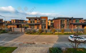 Дом 135м&sup2;, 2-этажный, участок 3 сот.  