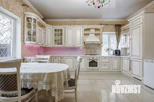 Дом 240м², 2-этажный, участок 3 сот.  