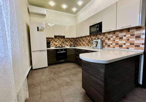 Дом 165м&sup2;, 2-этажный, участок 4 сот.  