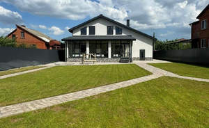 Дом 204м&sup2;, 2-этажный, участок 9 сот.  