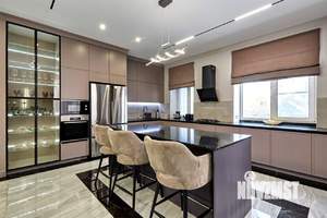 Дом 477м&sup2;, 3-этажный, участок 10 сот.  