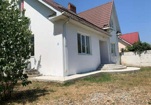 Дом 225м&sup2;, 2-этажный, участок 4 сот.  