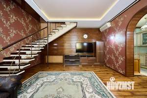 Дом 178м², 2-этажный, участок 6 сот.  