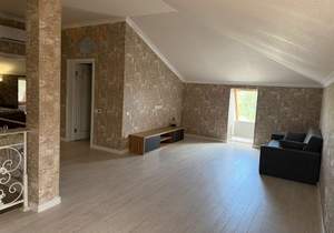 Дом 231м², 3-этажный, участок 4 сот.  