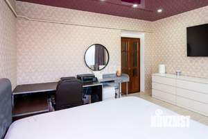 Дом 281м&sup2;, 2-этажный, участок 4 сот.  