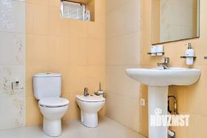 Дом 230м², 2-этажный, участок 8 сот.  