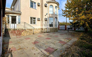 Дом 333м&sup2;, 3-этажный, участок 8 сот.  