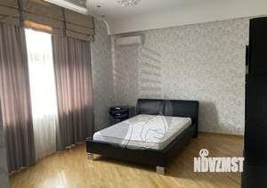 Дом 260м², 2-этажный, участок 10 сот.  