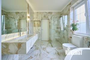 Дом 130м&sup2;, 3-этажный, участок 3 сот.  