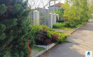 Дом 567м&sup2;, 3-этажный, участок 8 сот.  