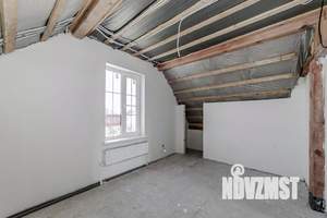 Дом 130м&sup2;, 2-этажный, участок 4 сот.  