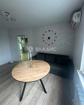 Дом 97м&sup2;, 2-этажный, участок 3 сот.  