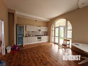 Дом 320м², 3-этажный, участок 8 сот.  