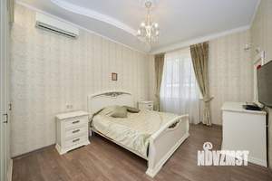 Дом 180м&sup2;, 2-этажный, участок 4 сот.  