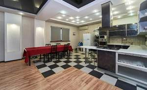 Дом 350м&sup2;, 2-этажный, участок 4 сот.  