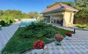 Дом 304м&sup2;, 2-этажный, участок 10 сот.  