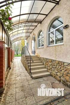 Дом 333м&sup2;, 3-этажный, участок 8 сот.  