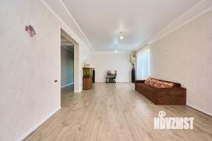 Дом 359м&sup2;, 2-этажный, участок 5 сот.  