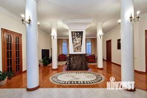 Дом 565м&sup2;, 2-этажный, участок 8 сот.  