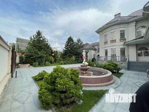 Дом 700м², 2-этажный, участок 14 сот.  