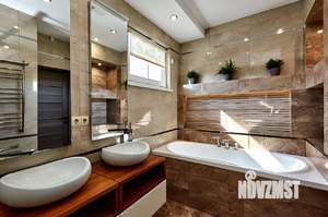 Коттедж 310м², 2-этажный, участок 10 сот.  