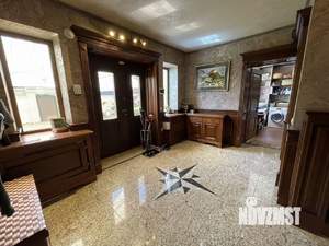 Дом 500м&sup2;, 3-этажный, участок 16 сот.  