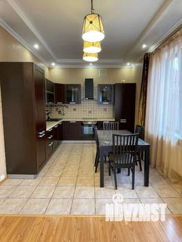 Коттедж 245м², 2-этажный, участок 8 сот.  