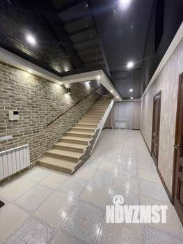 Дом 306м², 2-этажный, участок 11 сот.  