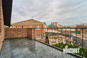 Дом 214м&sup2;, 2-этажный, участок 3 сот.  