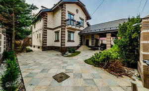 Дом 375м&sup2;, 2-этажный, участок 8 сот.  