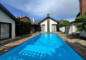 Дом 218м&sup2;, 2-этажный, участок 8 сот.  