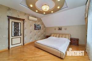 Дом 379м², 3-этажный, участок 10 сот.  