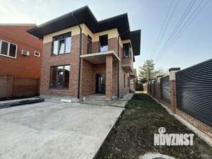 Дом 198м&sup2;, 2-этажный, участок 6 сот.  