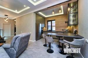 Дом 241м&sup2;, 3-этажный, участок 4 сот.  