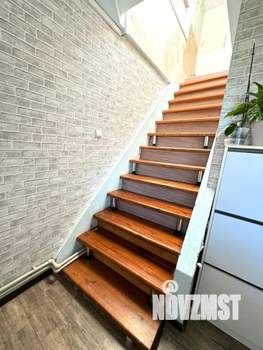 Дом 60м&sup2;, 2-этажный, участок 6 сот.  