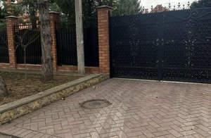 Дом 320м&sup2;, 2-этажный, участок 12 сот.  