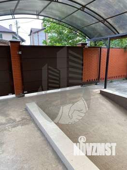 Дом 242м&sup2;, 2-этажный, участок 10 сот.  