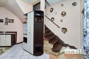 Дом 205м&sup2;, 2-этажный, участок 4 сот.  