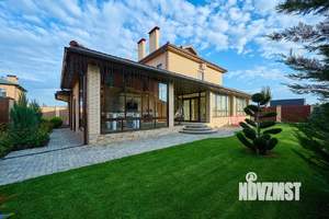 Дом 180м&sup2;, 2-этажный, участок 6 сот.  