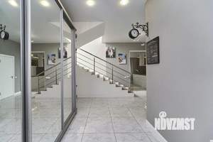 Дом 270м², 2-этажный, участок 10 сот.  