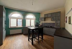 Дом 450м&sup2;, 2-этажный, участок 10 сот.  