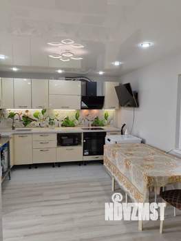 Дом 100м&sup2;, 2-этажный, участок 4 сот.  