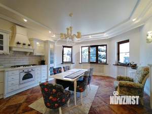 Дом 248м², 3-этажный, участок 8 сот.  